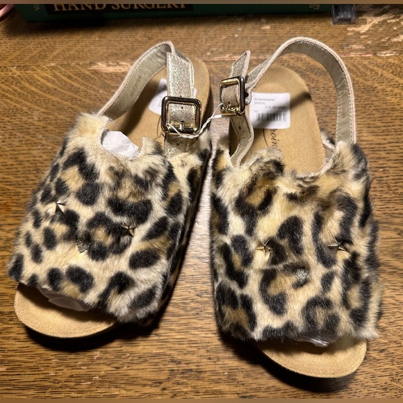 Bonpoint Faux Fur Sandals Girls Size 33 (US Size 2). Leopard pattern. NWT